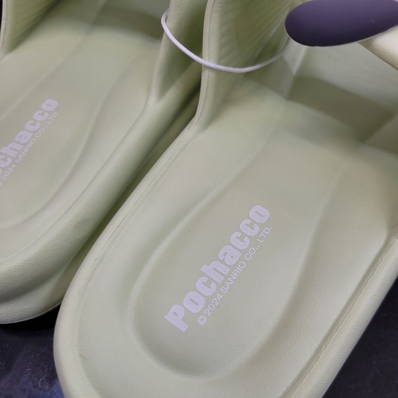 Brand New Sanrio Pochacco Big Charm Slippers US 8.5 - Picture 6 of 9